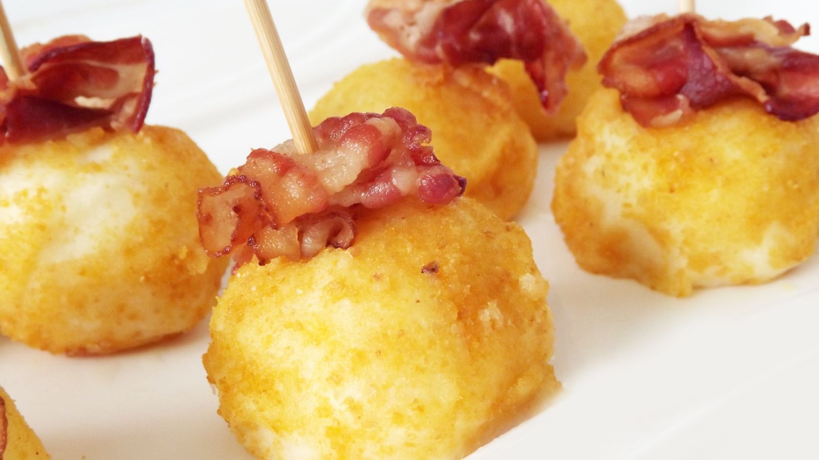 Elegant angerichtetes Fingerfood von A jour Catering
